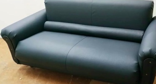 Обивка дивана на дому. Новая Ладога